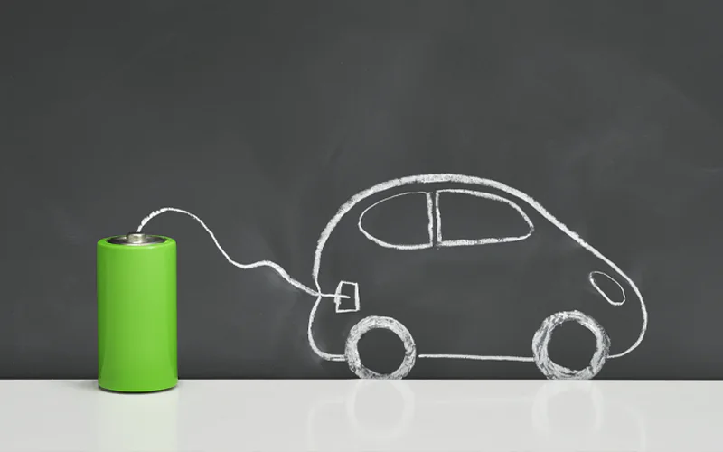 carro elétrico se abastecendo em uma bateria real