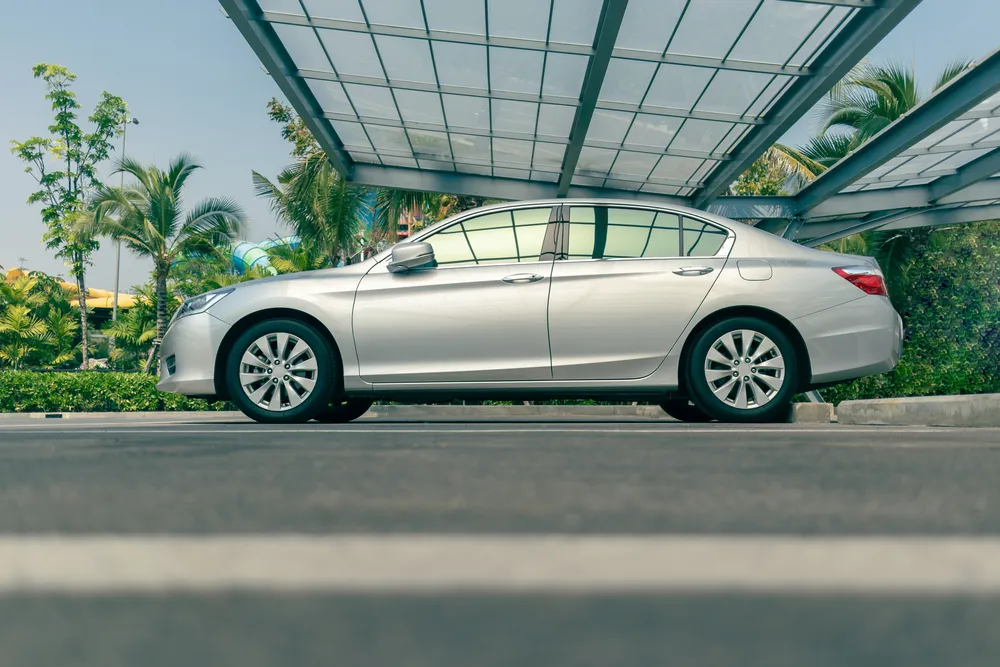 Imagem de um carro sedan