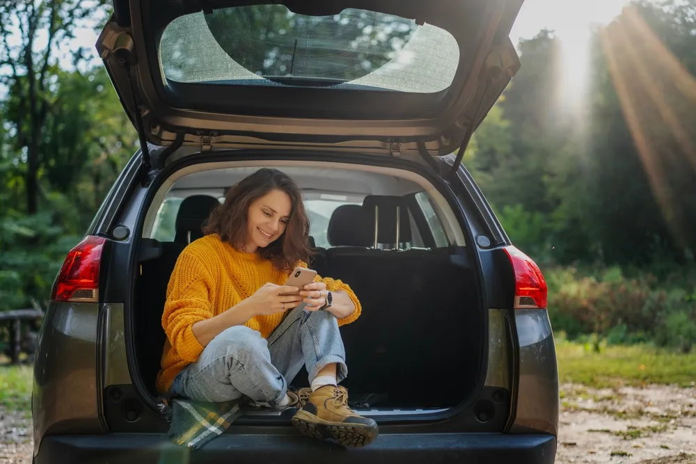 10 carros com os maiores porta-malas: ranking atualizado Imagem de um carro com porta-malas grande