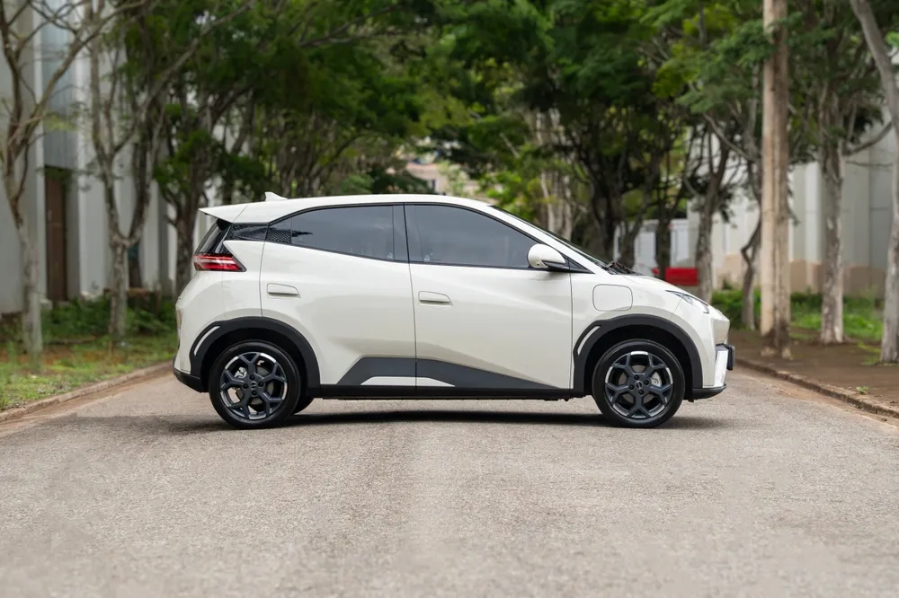 Imagem de um BYD Dolphin Mini