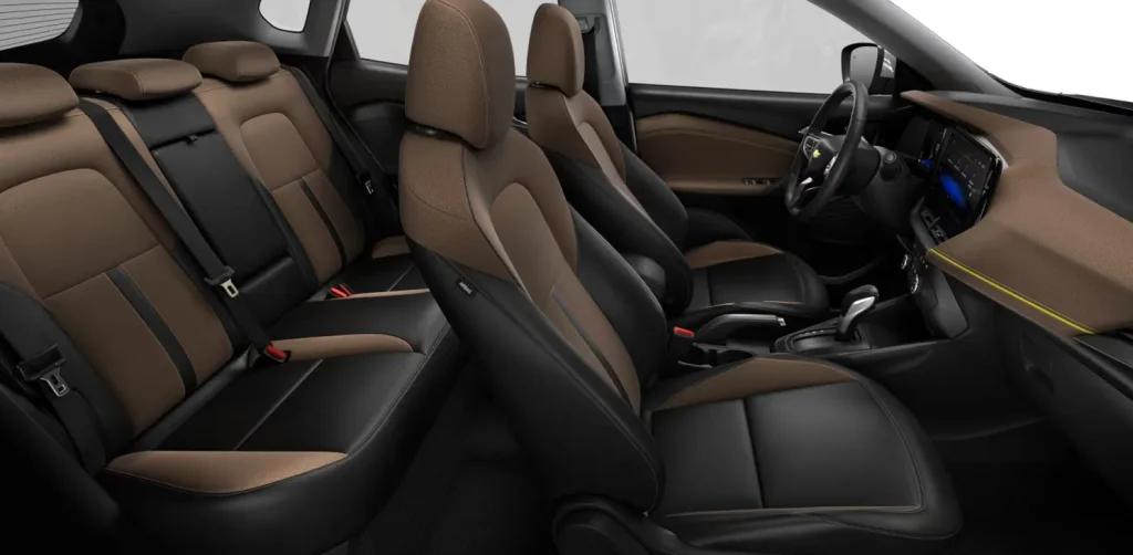 Interior do Tracker Premier Turbo