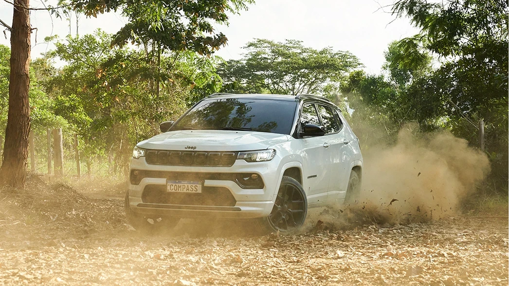 Corolla Cross x Compass: qual SUV vale mais a pena? Jeep Compass x Corolla Cross (Imagem: site oficial Toyota)