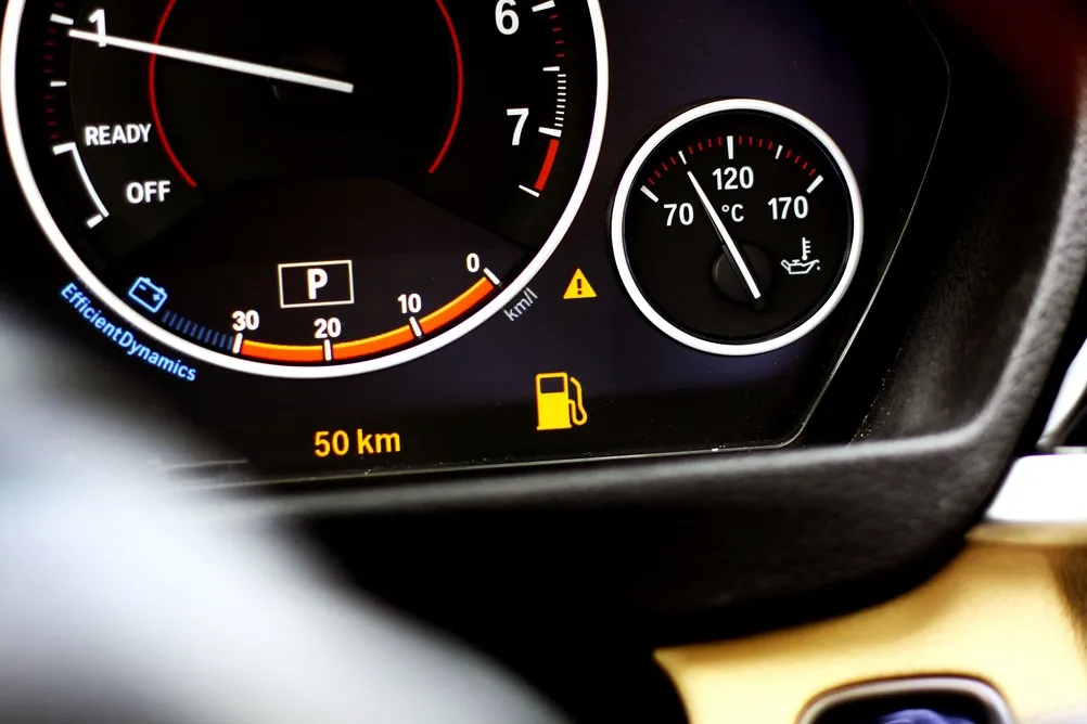 Luzes no painel do carro: saiba o que significa cada cor Imagem das luzes no painel do carro