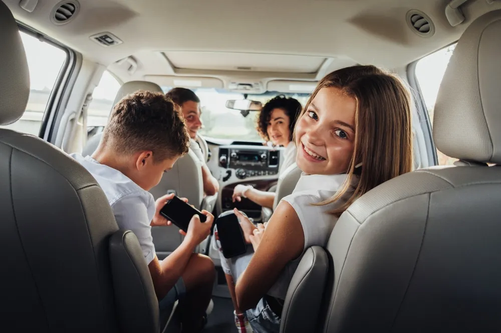 Imagem de um Chevrolet Spin representando uma minivan por assinatura