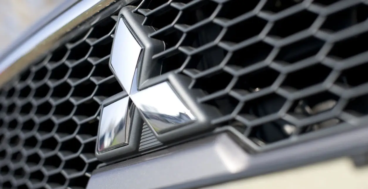 Grade-de-radiador-Mitsubishi