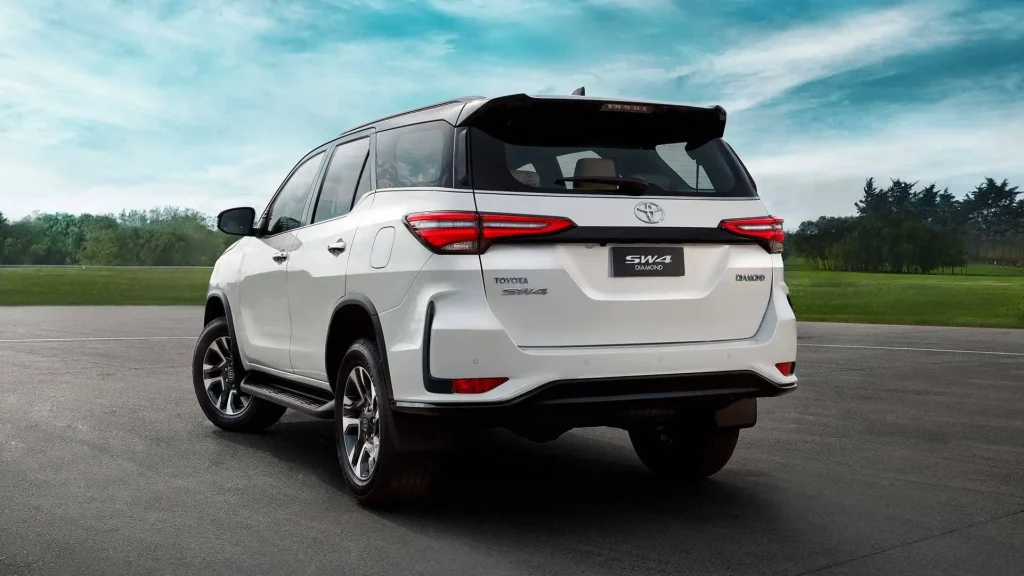 Traseira do Toyota SW4